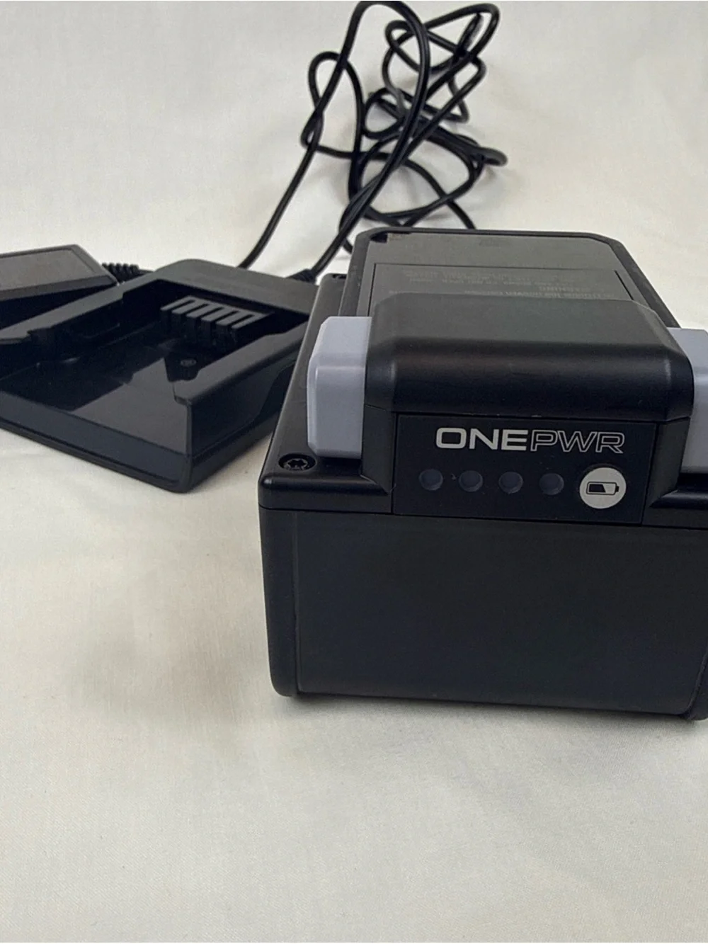 4Ah Black Lithium-Ion Battery Pack with Charger for Hoover Vacuum
